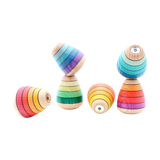 Kaleidoskop türkisblau: Handbemalter Kreisel aus massivem Eschenholz, gefertigt in Österreich. Zeigt bei Drehung faszinierende Muster, ideal für Kinder ab 3 Jahren. Nachhaltiges Design von KLICKKLACK, vereint Ästhetik und Fairness.