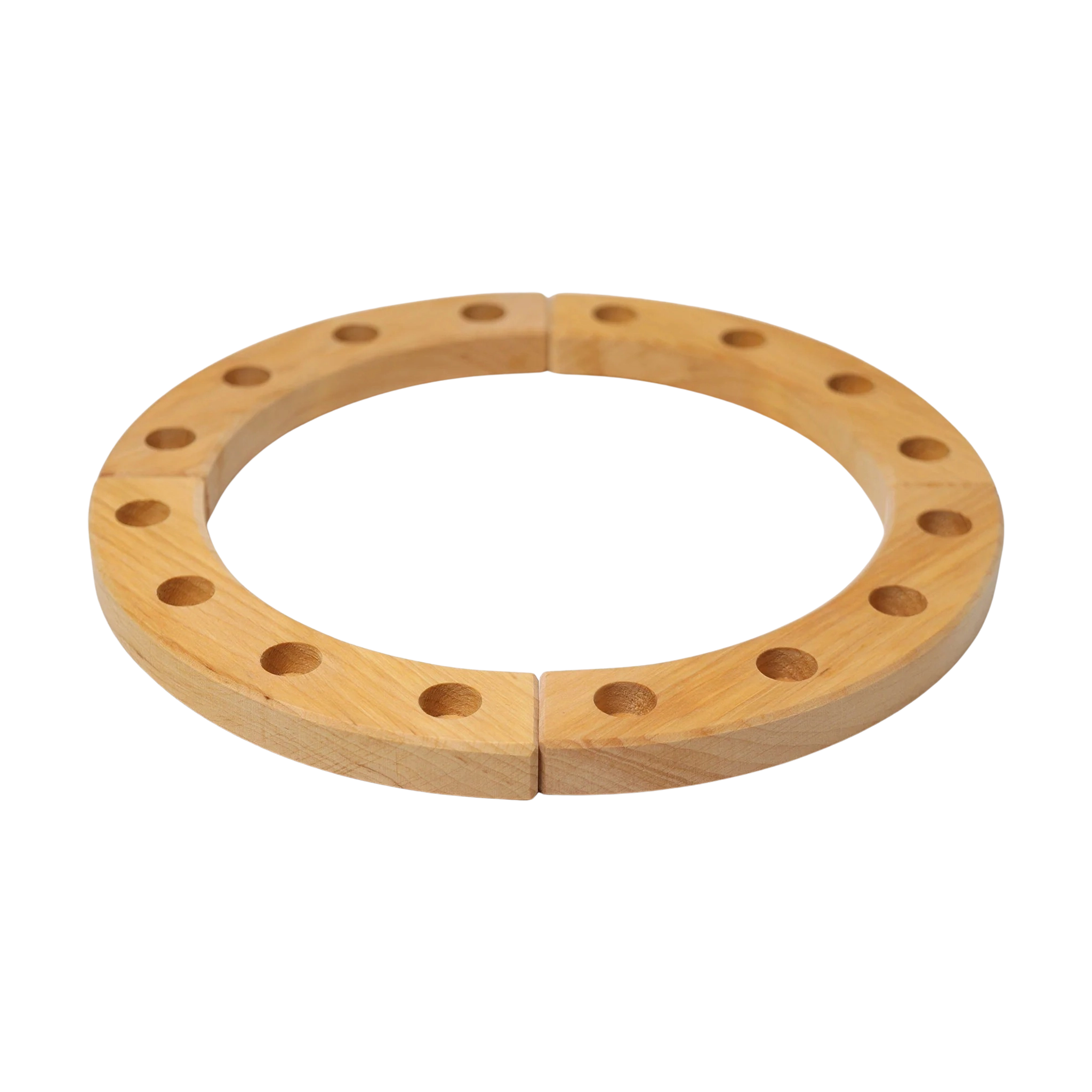 Freies Spiel: Großer Festtagsring natur aus geöltem Erlenholz, bestehend aus vier Viertelkreisbögen mit zwölf Löchern, ideal für Kerzen oder Stecker, handgefertigt in einer deutschen Manufaktur.