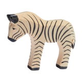 Holztier: Zebra klein aus massivem Ahornholz, handbemalt für kreatives Spiel. Perfekt für Kombination mit weiteren Ostheimer Holzfiguren. Unterstützt nachhaltige, faire Produktion in Deutschland, angeboten bei KLICKKLACK.