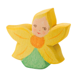 Holzfigur: Blumenkind Sonnenblume, handbemalt auf massivem Ahornholz, ideal für Rollenspiele von Kindern. Detailreiche Gestaltung mit einem floralen Motiv, passend zur nachhaltigen und ästhetischen Produktlinie von KLICKKLACK.