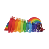 Freies Spiel: Regenbogenfreunde – Ein Set aus 12 handbemalten Holzfiguren, gefertigt aus europäischem Ahorn, Buche, Kirsche oder Erle, ideal für kreatives und freies Spielen, produziert in einer deutschen Manufaktur.