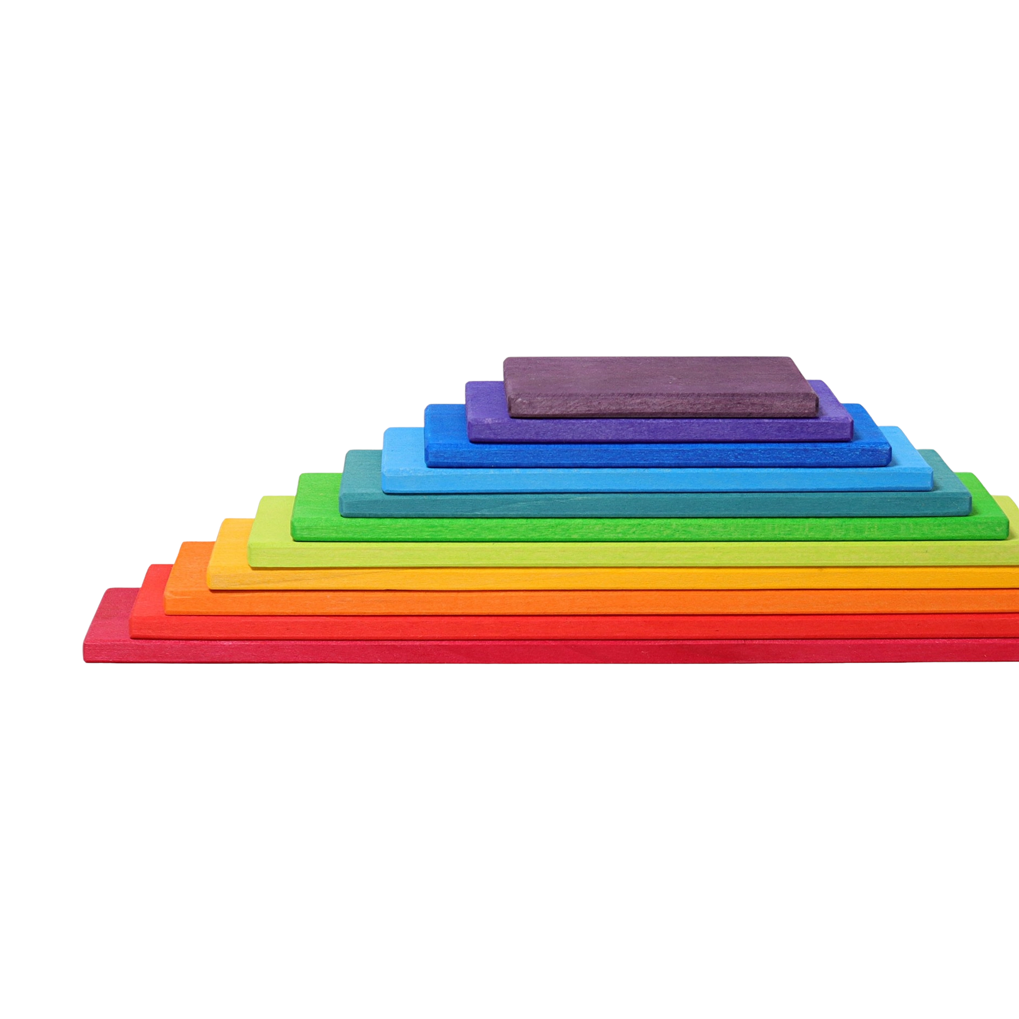 Freies Spiel: Regenbogen Bauplatten aus farbig lasiertem Lindenholz, gestapelt zu einer Pyramide. Fördert freies, kreatives Spiel, hergestellt in einer deutschen Manufaktur. Perfekt kombinierbar mit Regenbögen und Halbkreisen.