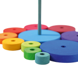 Stapelspiel: Scheibenturm aus farbigem Lindenholz, bestehend aus zehn Scheiben und einer Steckhalterung, ideal zum Stecken und Stapeln, handgefertigt in einer deutschen Manufaktur.