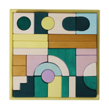 Bauwelt: Movement bietet ein flaches Tablett mit ineinandergreifenden Holzbausteinen verschiedener geometrischer Formen, ideal zum freien und experimentellen Konstruieren, Teil von Grimm's TINY ART COLLECTION, nachhaltig in Deutschland hergestellt.