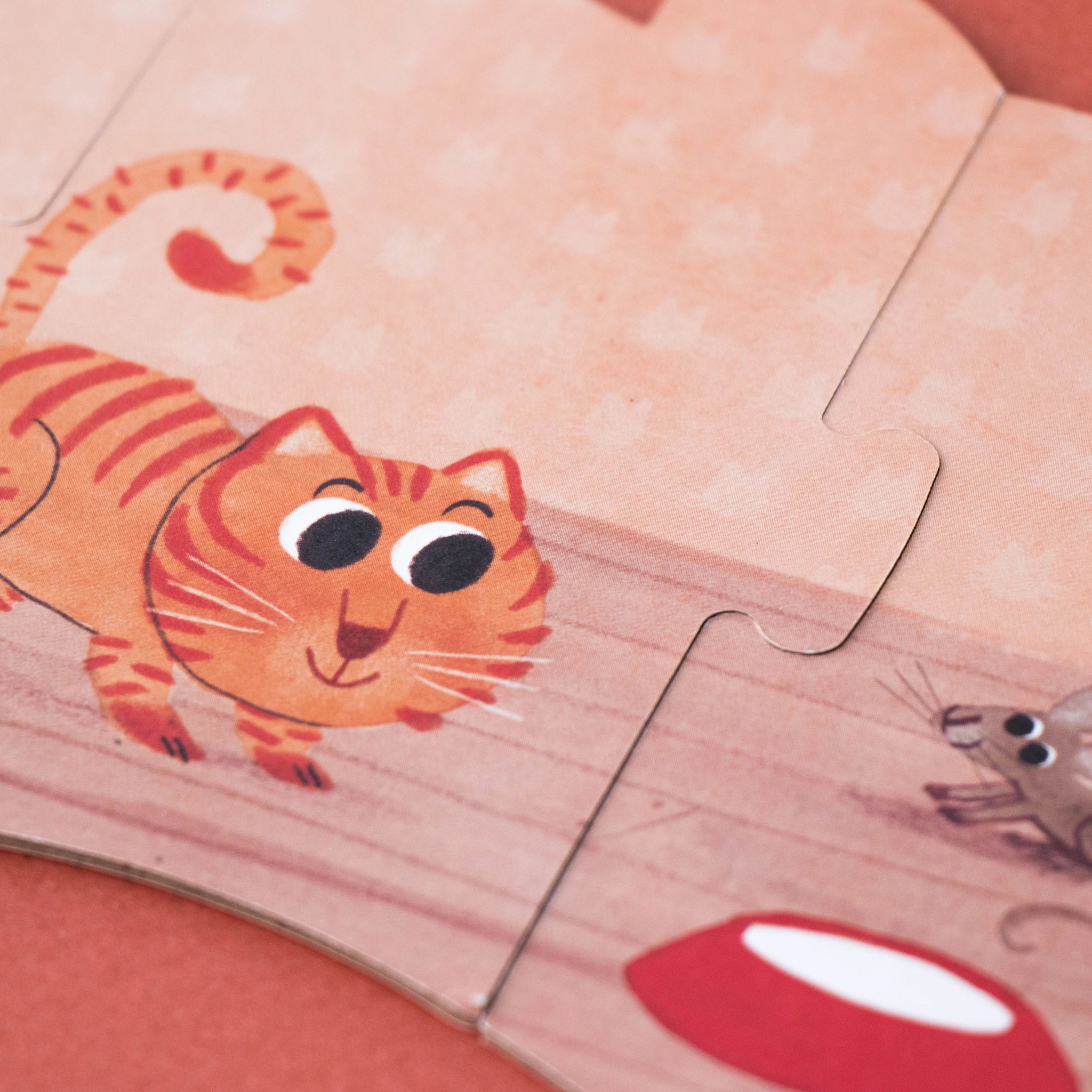 Puzzle: I love my pets – Detailreiche Illustration eines dreiteiligen Puzzles mit Katzen und Mäusen, ideal für Kinder ab 3 Jahren. Nachhaltig aus FSC-Papier und recyceltem Karton in Spanien hergestellt.