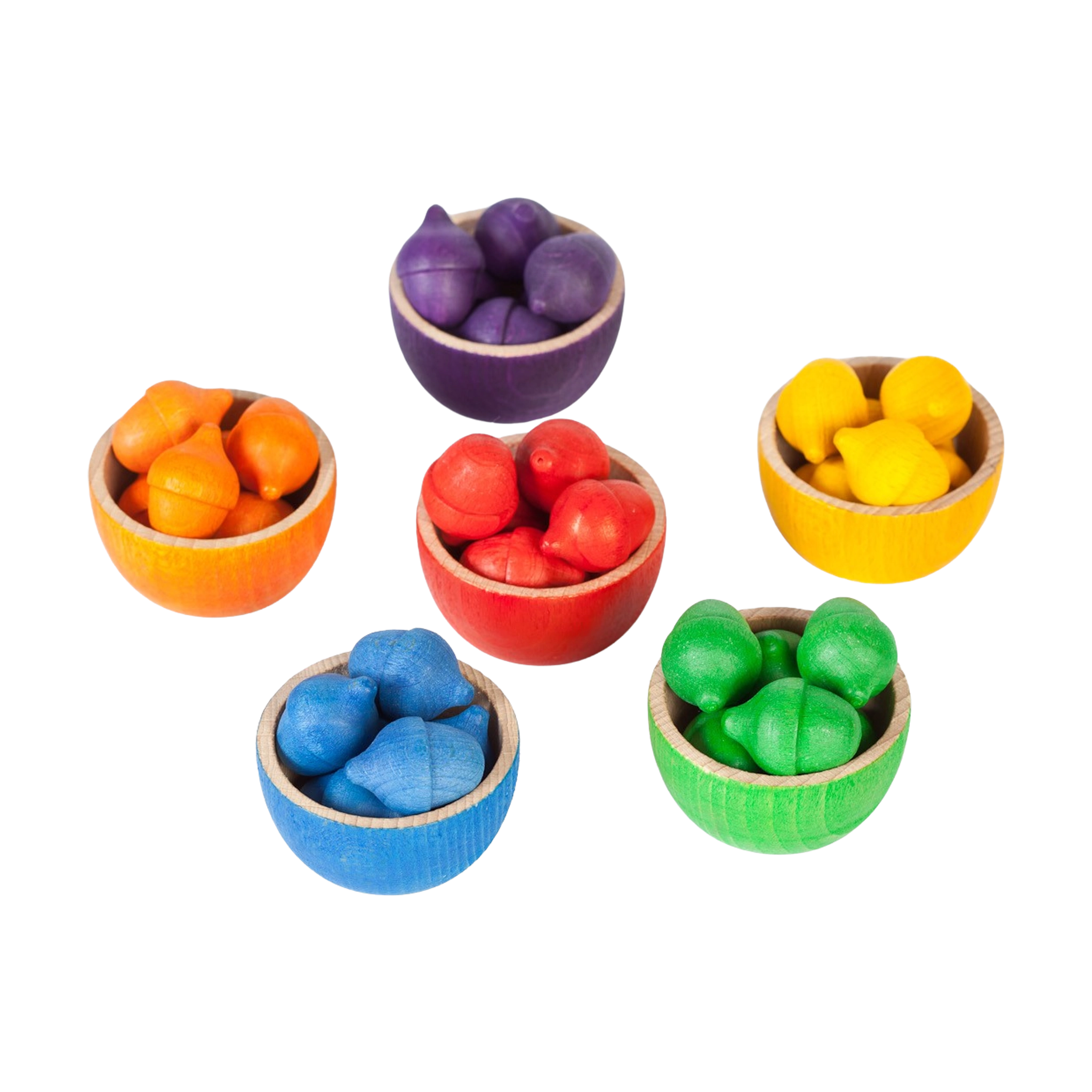 Freies Spiel: Bowls & Acorns, ein handgefertigtes Sortierspiel für Kinder, zeigt sechs Schälchen mit Eicheln, ideal für kreatives Spiel. Hergestellt aus nachhaltig geforstetem Holz, fördert es Umweltbewusstsein und Freude.