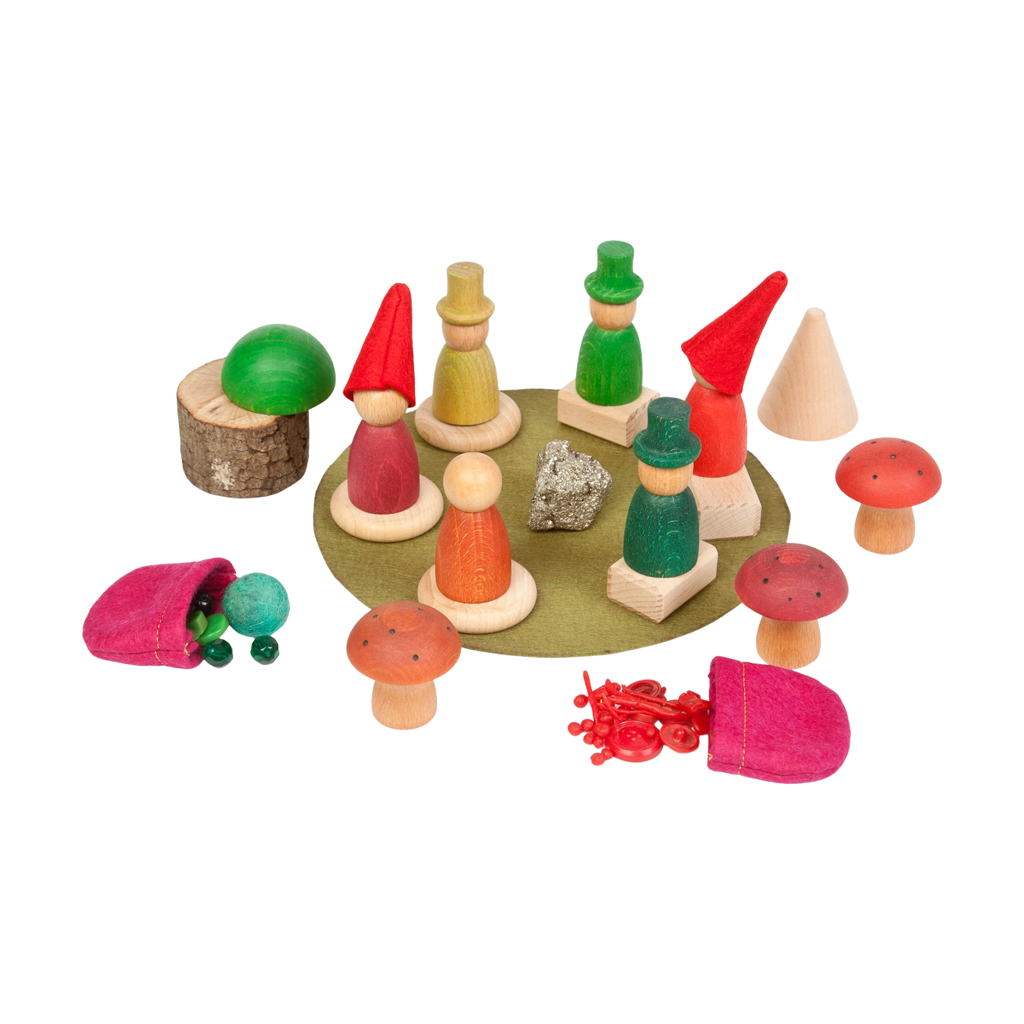 Freies Spiel: Nins of the Forest, ein Set aus handgefertigten Holzfiguren mit Filzhüten und Waldzubehör, ideal für kreatives Kinderspiel. Nachhaltig produziert, spiegelt es KLICKKLACKs ästhetischen, modernen Ansatz wider.