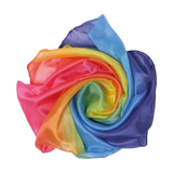 Freies Spiel: Spielseide Regenbogen, eine handgefertigte, leicht schimmernde Seide in Regenbogenfarben, ideal für kreatives Rollenspiel und Verkleidung, verkörpert ästhetische und nachhaltige Werte von KLICKKLACK.