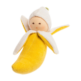 Greifling: Banane – Ein kleiner Plüschspielzeug, das in einem Bananenkostüm steckt. Die Schalen öffnen sich um ein niedliches Puppengesicht, als ob ein Baby aus der Banane hervorschaut.