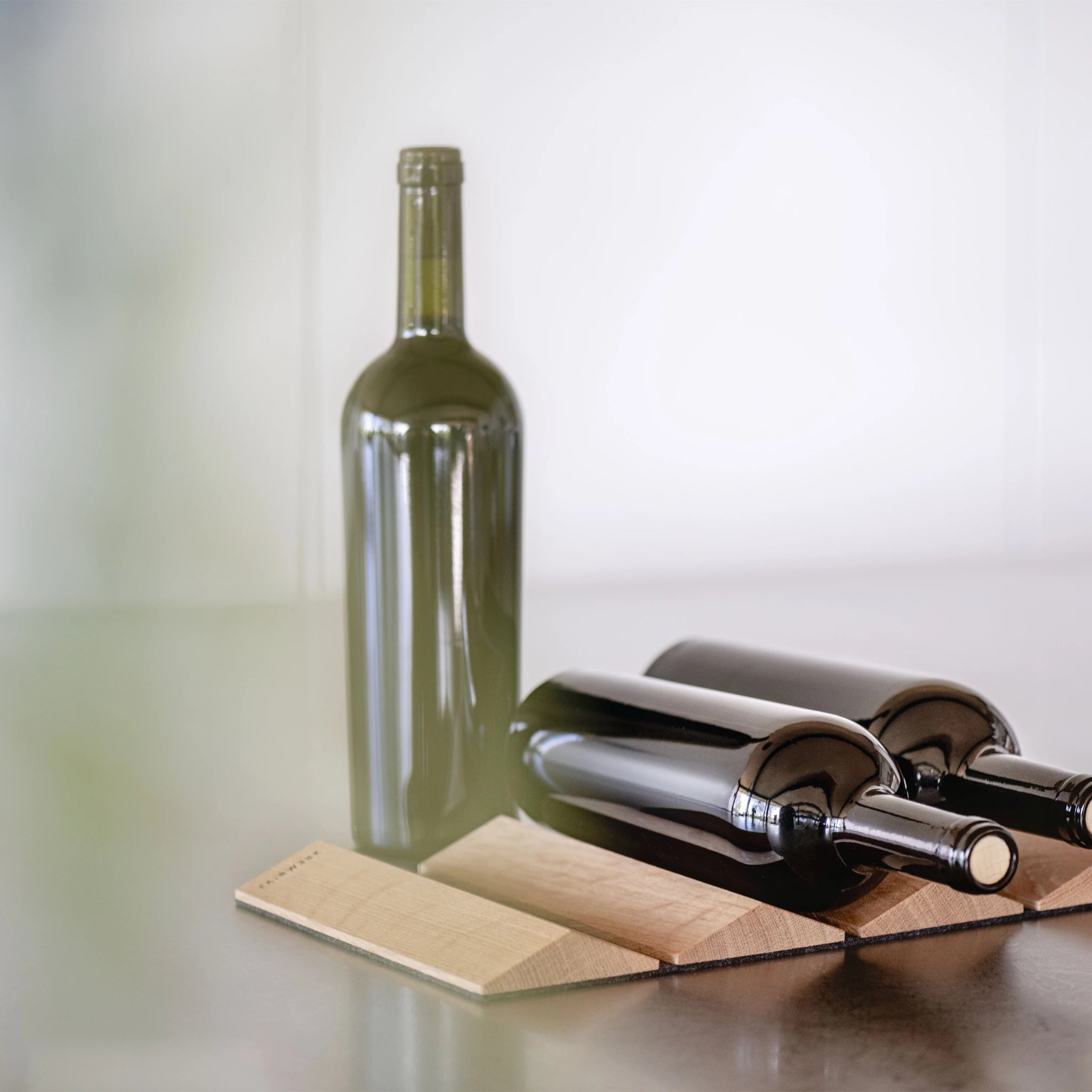 Anthrazitfarbenes Weinregal Weinberg in Produktansicht