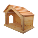 Krippe aus massivem Fichtenholz mit Leinöl veredelt, zeigt ein offenes, hausähnliches Design mit Schindeldach, Seitentür und Fenster. Ideal als stilvolle Krippe oder Stall, handgefertigt in Deutschland.