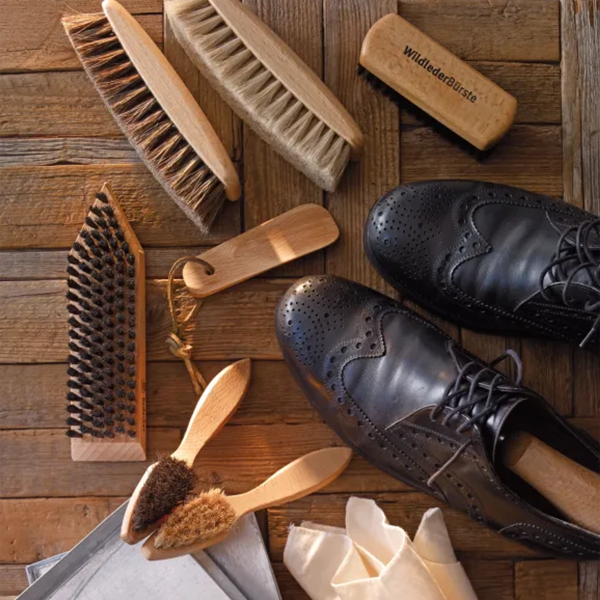 aufbewahrung schuhputzzeug Schuhputzset von Redecker – Geschenkset in Metallbox für Leder- & Wildlederschuhe – KLICKKLACK