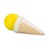 Lebensmittel: Eistüte Vanille aus heimischem Buchenholz. Der gelbe Scoop sitzt auf einem leicht gebeizten Holzkegel mit Waffelmuster, ideal für realitätsnahes Rollenspiel, hergestellt in einer deutschen Holzmanufaktur.
