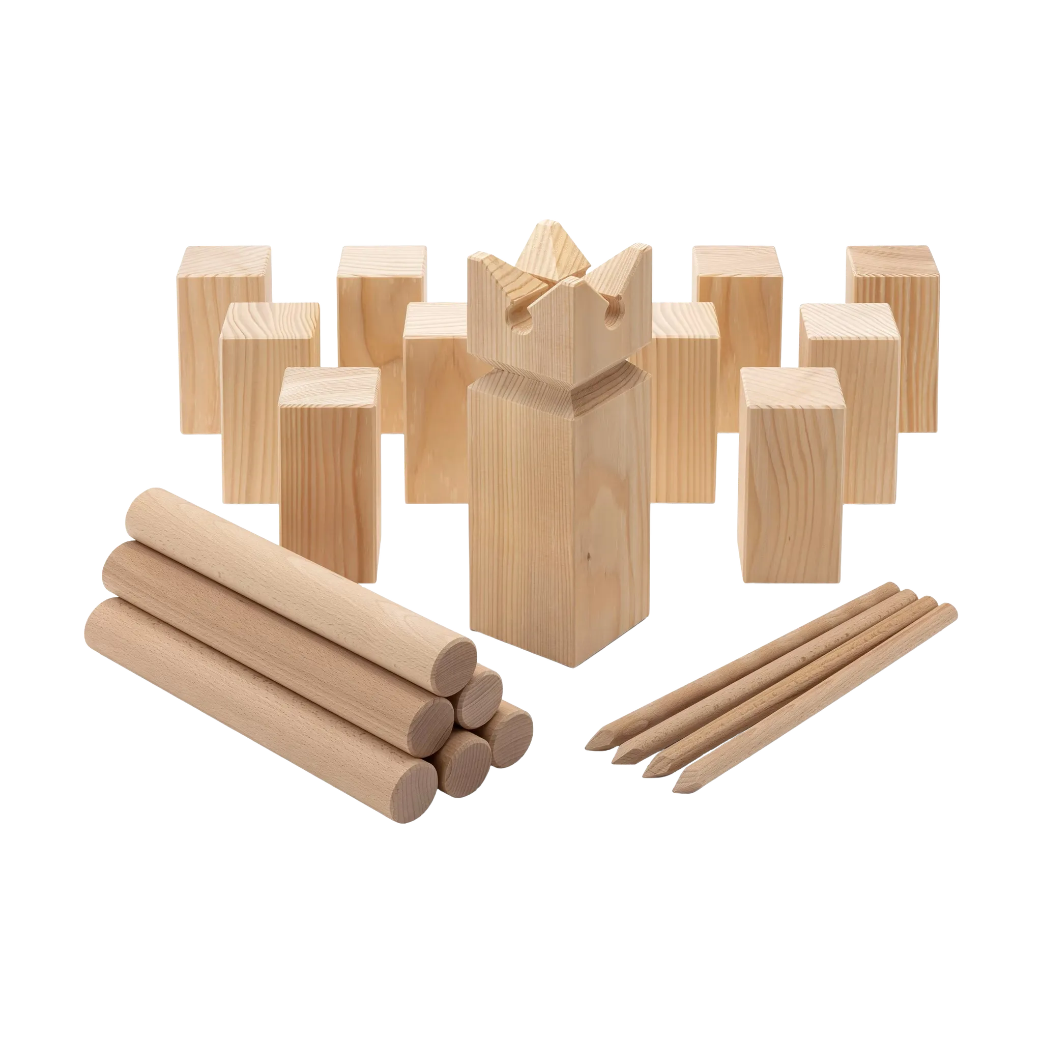 Ein Outdoorspiel: Kubb-Set aus hellem Holz, bestehend aus Würfeln, Säulen, einem block mit V-förmigen Kerben, runden Dübeln und spitzen Holzstäben, ideal für strategisches Teamspiel draußen.